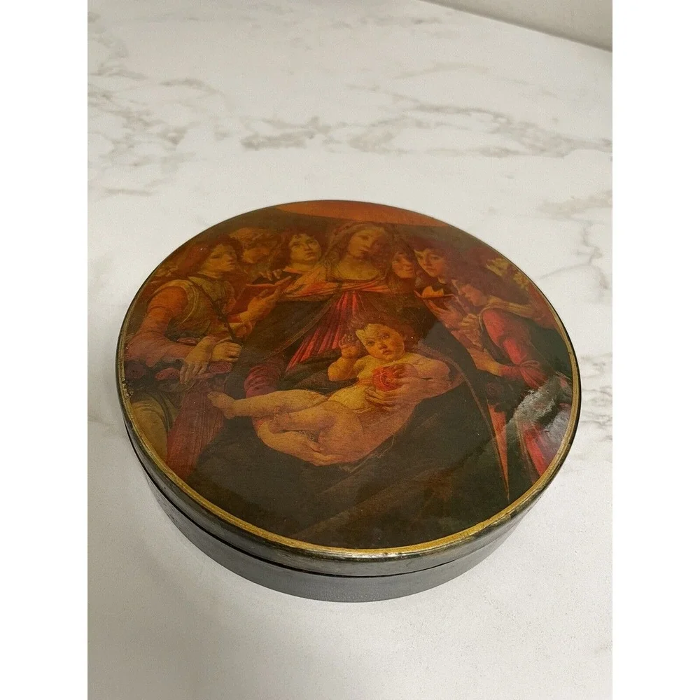 Madonna Mother Mary Round Lidded Lacquer Trinket‎ Dresser Box